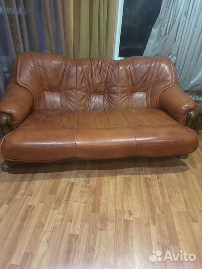 Кресла и деван полный комплект среднего состояния