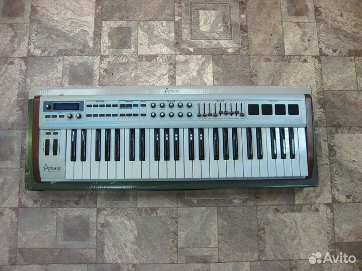 Midi клавиатура arturia