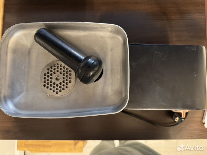 Мясорубка Redmond