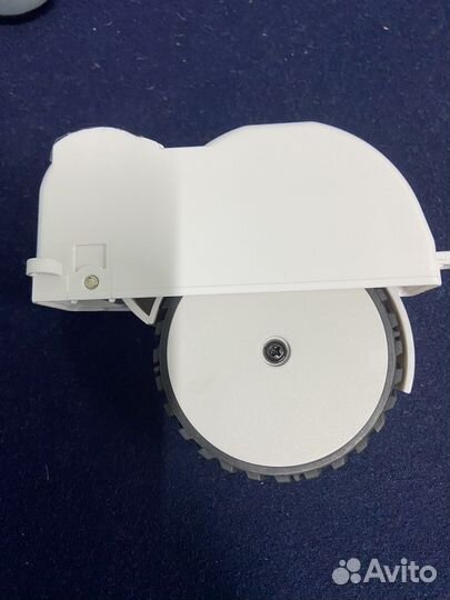 Колесо правое Xiaomi robot vacuum mop essential
