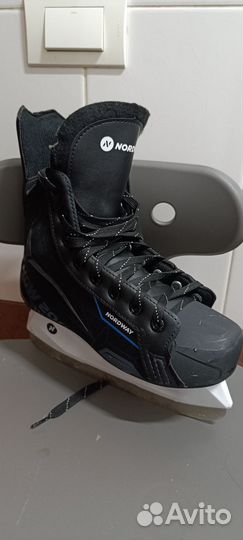 Коньки хоккейные