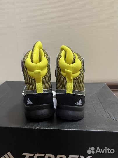 Ботинки adidas