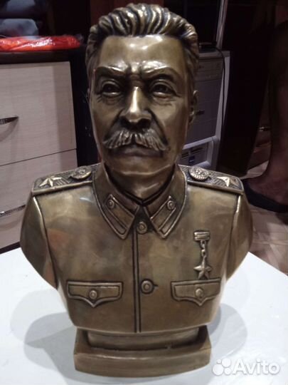 Бюст Сталина бронза