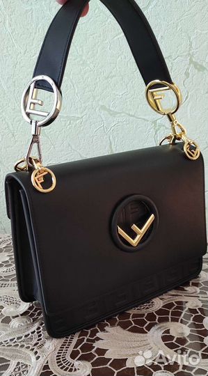 Женская сумка fendi