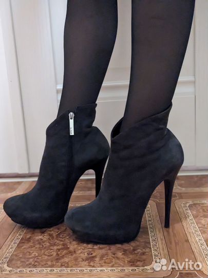 Зимние ботильоны на шпильках