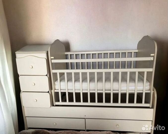 Детская кроватка