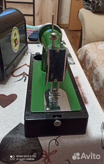 Детская швейная машинка СССР завод Автоприбор дшм1