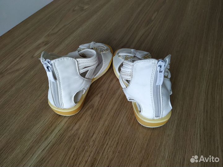 Босоножки для девочки