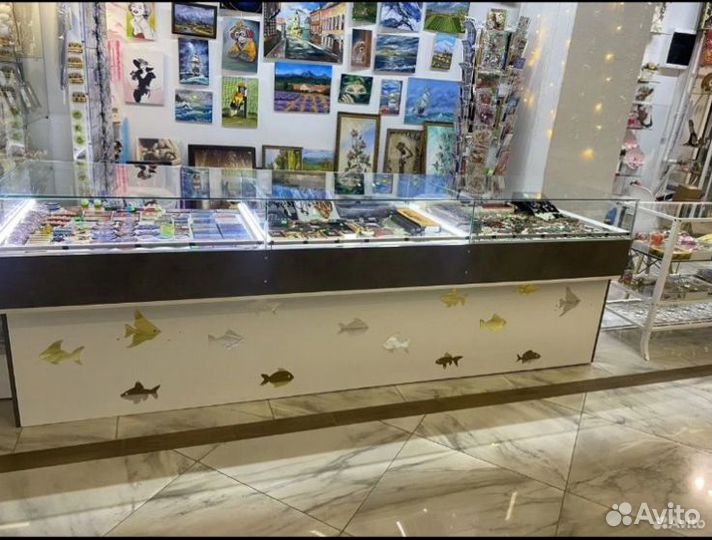 Стеклянная витрина