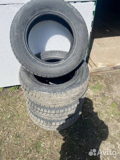 Bridgestone Blizzak VRX 215/65 R16 98S