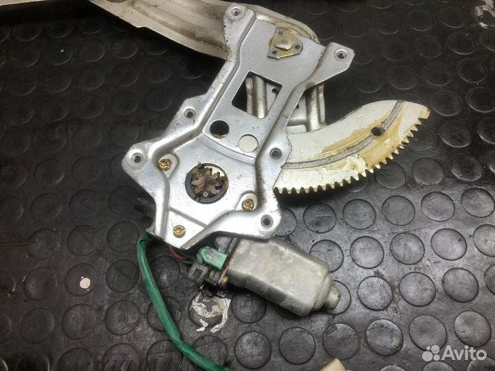 Стеклоподъемнный механизм передний R Pajero Sport1