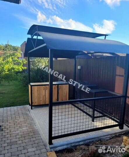 Мангал с крышей