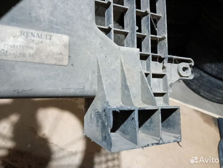 Диффузор радиатора Renault Duster