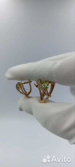 Золотой Комплект серьги и кольцо с бриллиантами