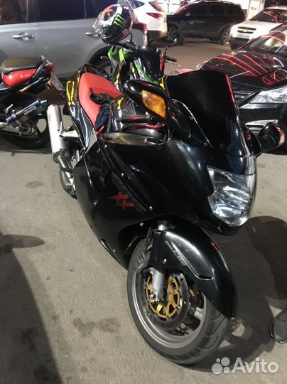 Honda CBR1100XX 2000 г