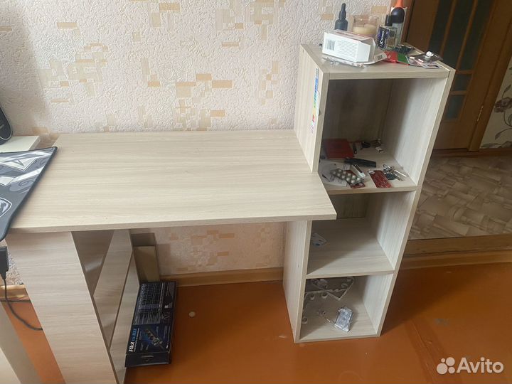 Письменный стол