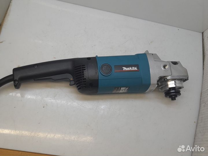 Ушм болгарка Makita 9069