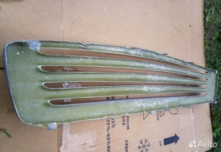 Решетка радиатора передняя верхняя Infiniti Fx35