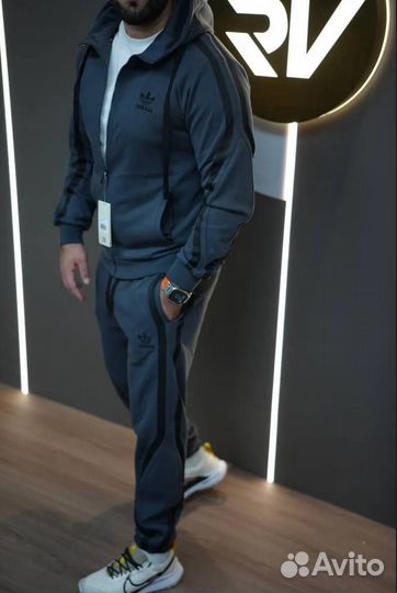 Спортивный костюм