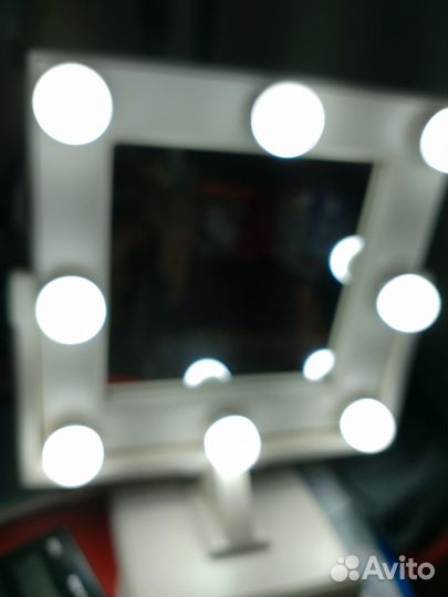 Зеркало косметическое с подсветкой