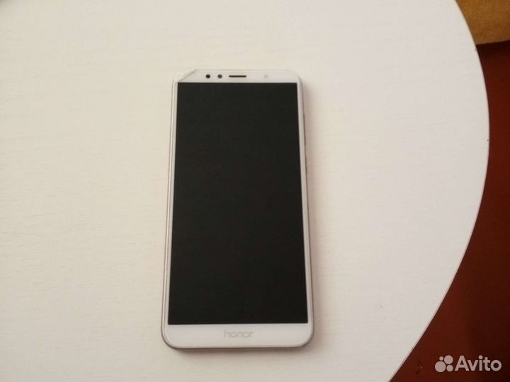 Телефон honor 7а