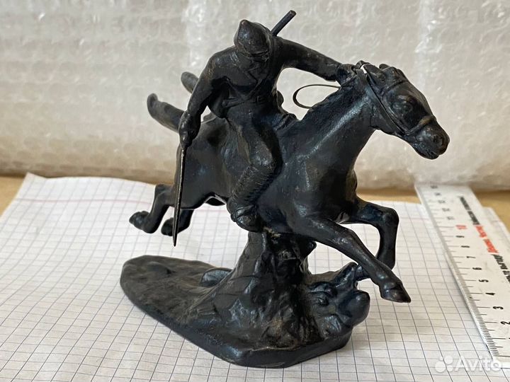 Чугунная статуэтка 