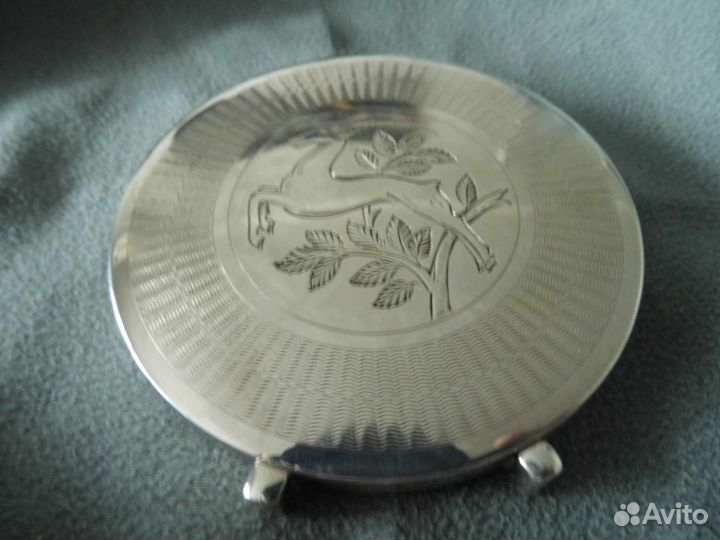 Серебряное зеркальце