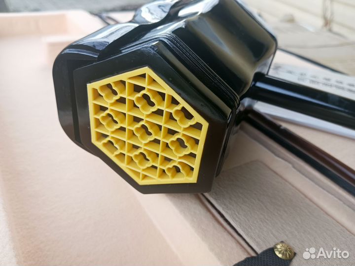 Эрху - китайская скрипка. С чехлом