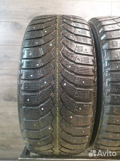 Bridgestone Blizzak Spike-01 215/55 R16 93T