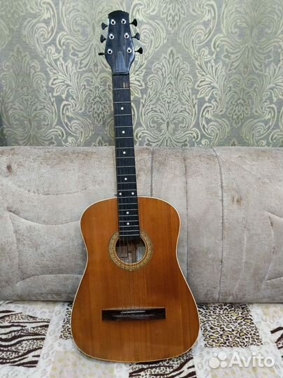 Гитара шестиструнная