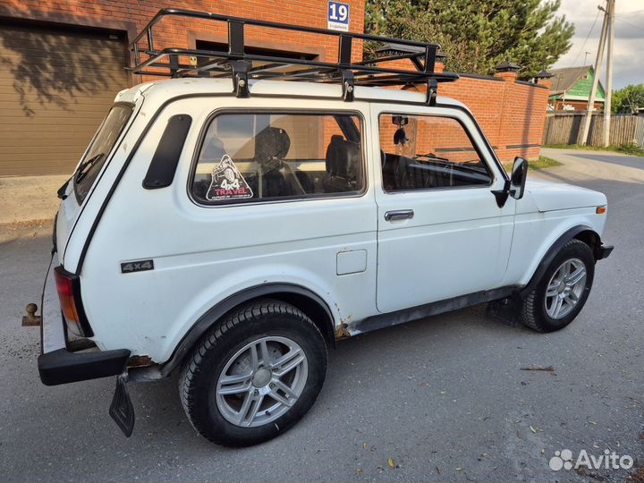 LADA 4x4 (Нива) 1.7 МТ, 2004, 100 000 км