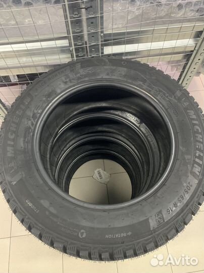 Michelin X-Ice North 4 205/65 R16
