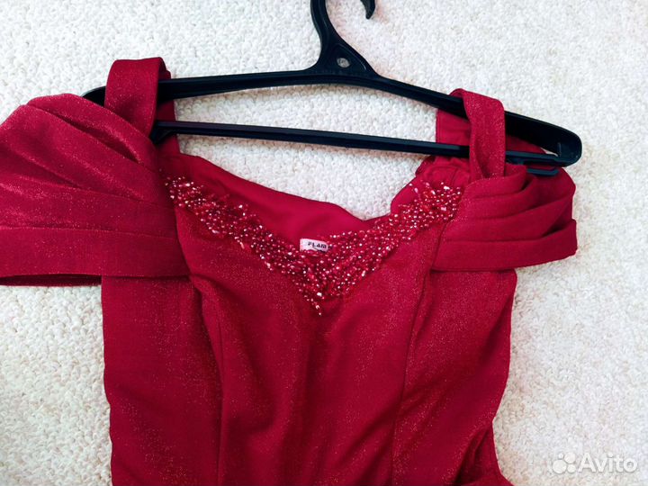 Платье вечернее