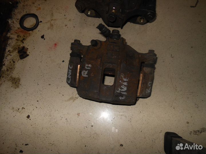 Суппорт передний Honda Civic '91-'95