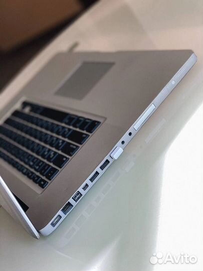 Apple macbook pro 17'