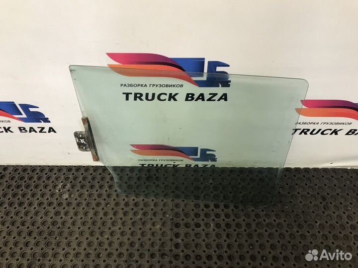 1284624 Стекло двери правой