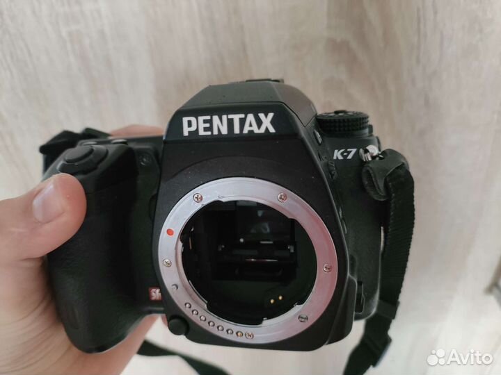 Зеркальный фотоаппарат Pentax K-7