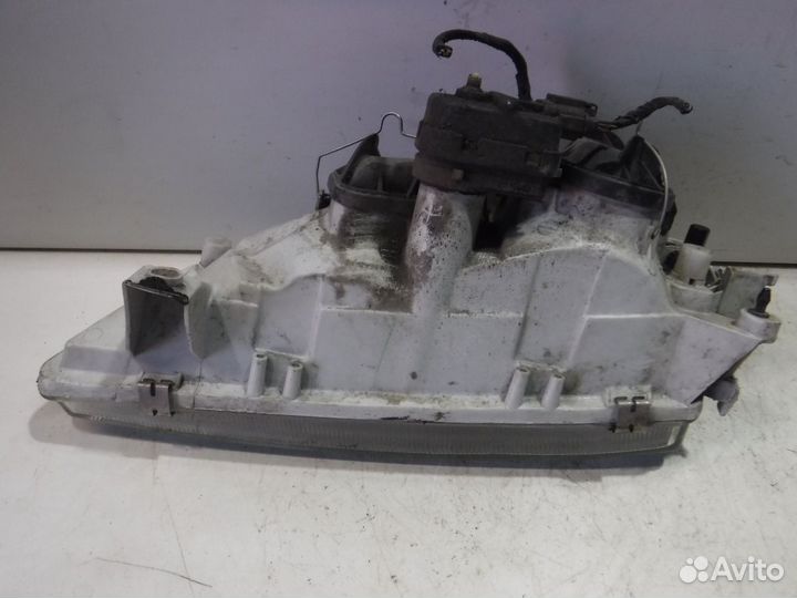 Фара правая Nissan Primera P11