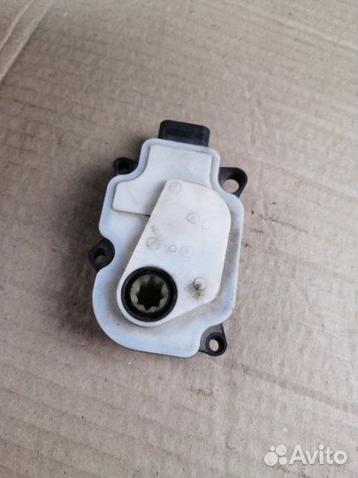 Моторчик заслонок Mercedes-Benz S-Class W222