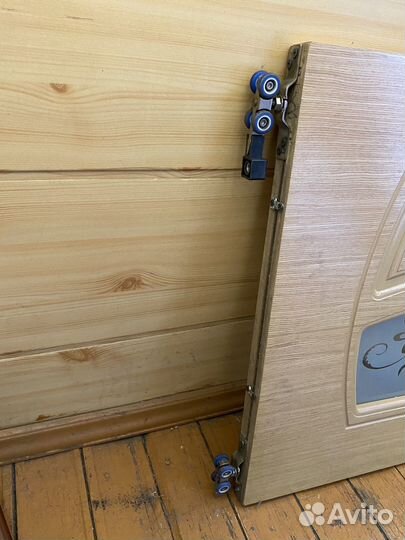 Межкомнатная дверь на колёсах