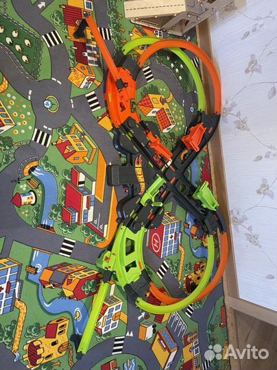 Hot Wheels Colossal Crash Track Set