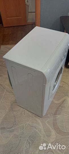 Стиральная машина аристон