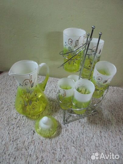 Набор 6 стаканов и кувшин. Чайные чашки