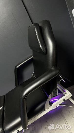 Педикюрное кресло, массажная кушетка