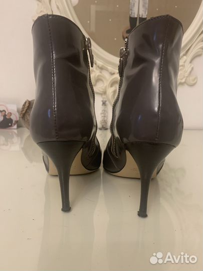 Ботильоны The seller