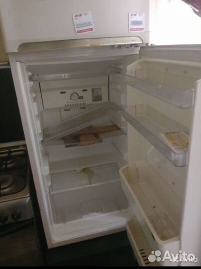 Холодильник sharp