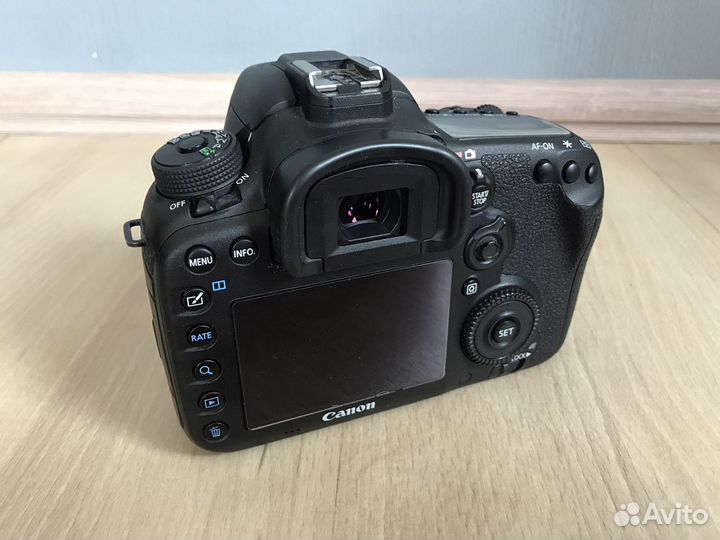 Canon 7D mark ii + 24mm STM (пробег 14тыс)