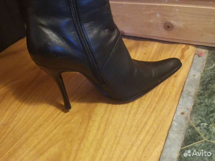 Сапоги женские итальянские 35 новые натур. кожа
