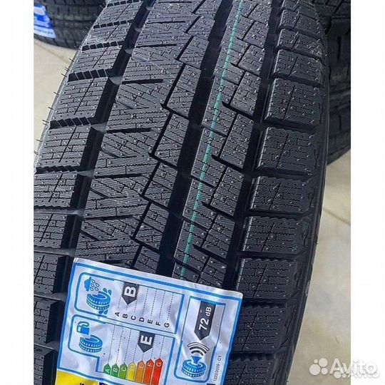 Kapsen SnowShoes AW33 235/45 R18