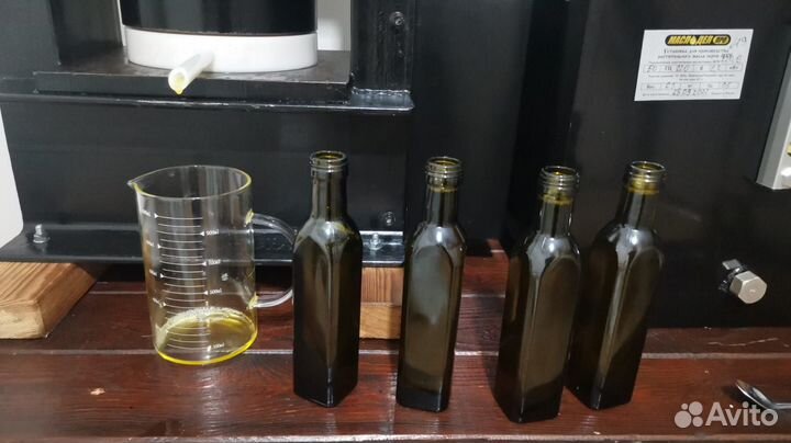 Сыродавленное масло кедрового ореха из бочонка